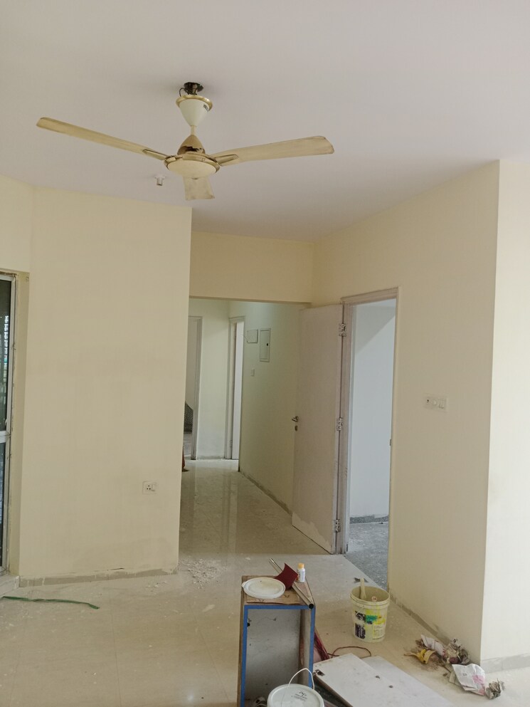 Room, siddhanchal-chs 2.5 Bedroom 1100 Sq.Ft. Apartment In Pawar Nagar Thane 9048485