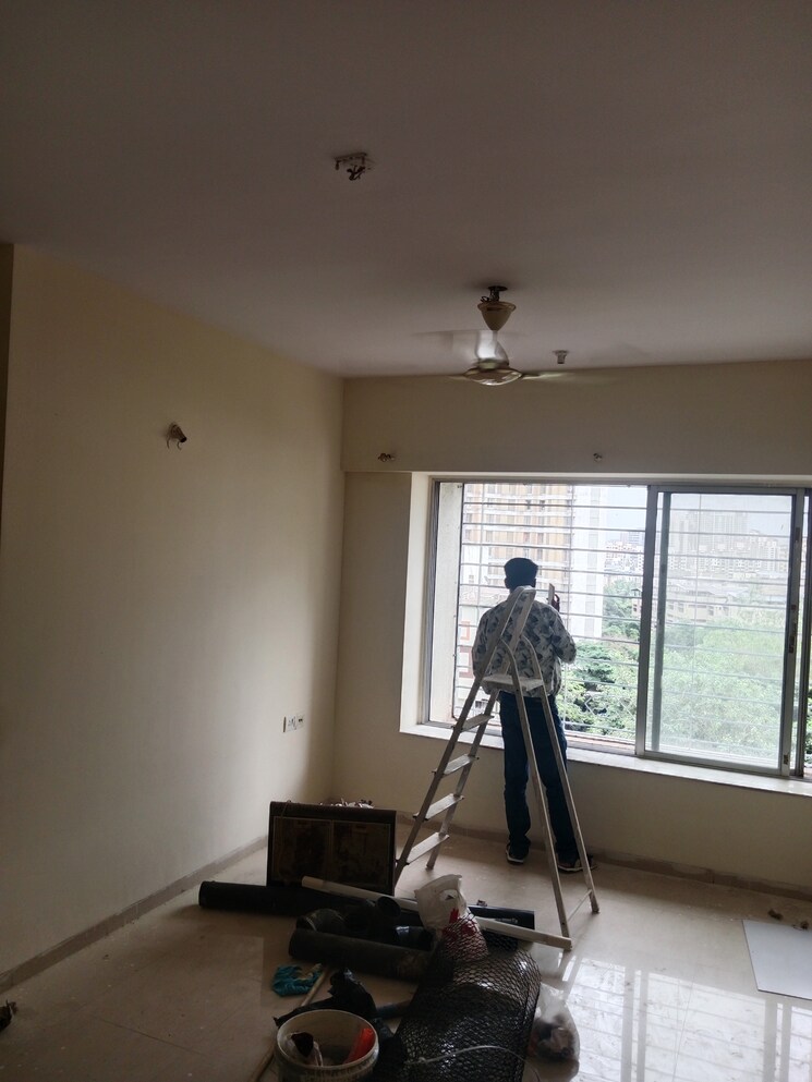 Room, siddhanchal-chs 2.5 Bedroom 1100 Sq.Ft. Apartment In Pawar Nagar Thane 9048485