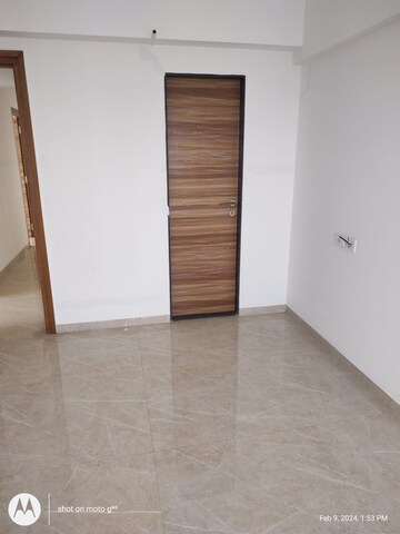 Room in 3 BHK Apartment at Thapar Suburbia, Chembur – for Rent