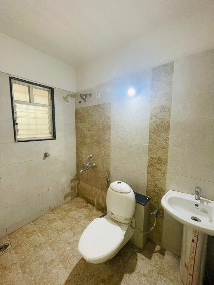 Bathroom, gk-dwarka-sai 2 Bedroom 850 Sq.Ft. Apartment In Rahatani Pune 9048436