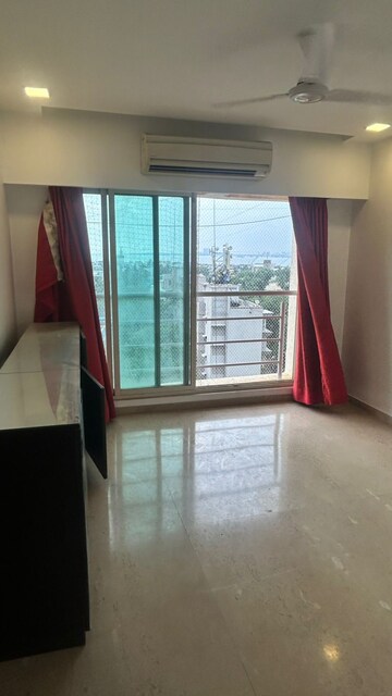 Room in 3 BHK Apartment at Lilian Heights, Bandra West – for Rent