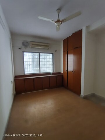 Room in 3 BHK Builder Floor at Koramangala – for Rent