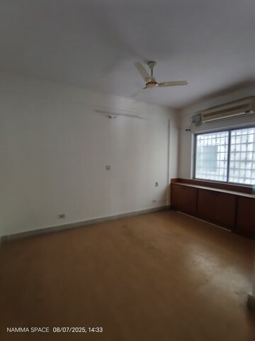 Room in 3 BHK Builder Floor at Koramangala – for Rent