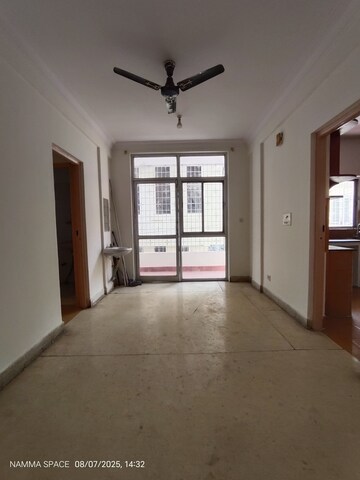 Room in 3 BHK Builder Floor at Koramangala – for Rent