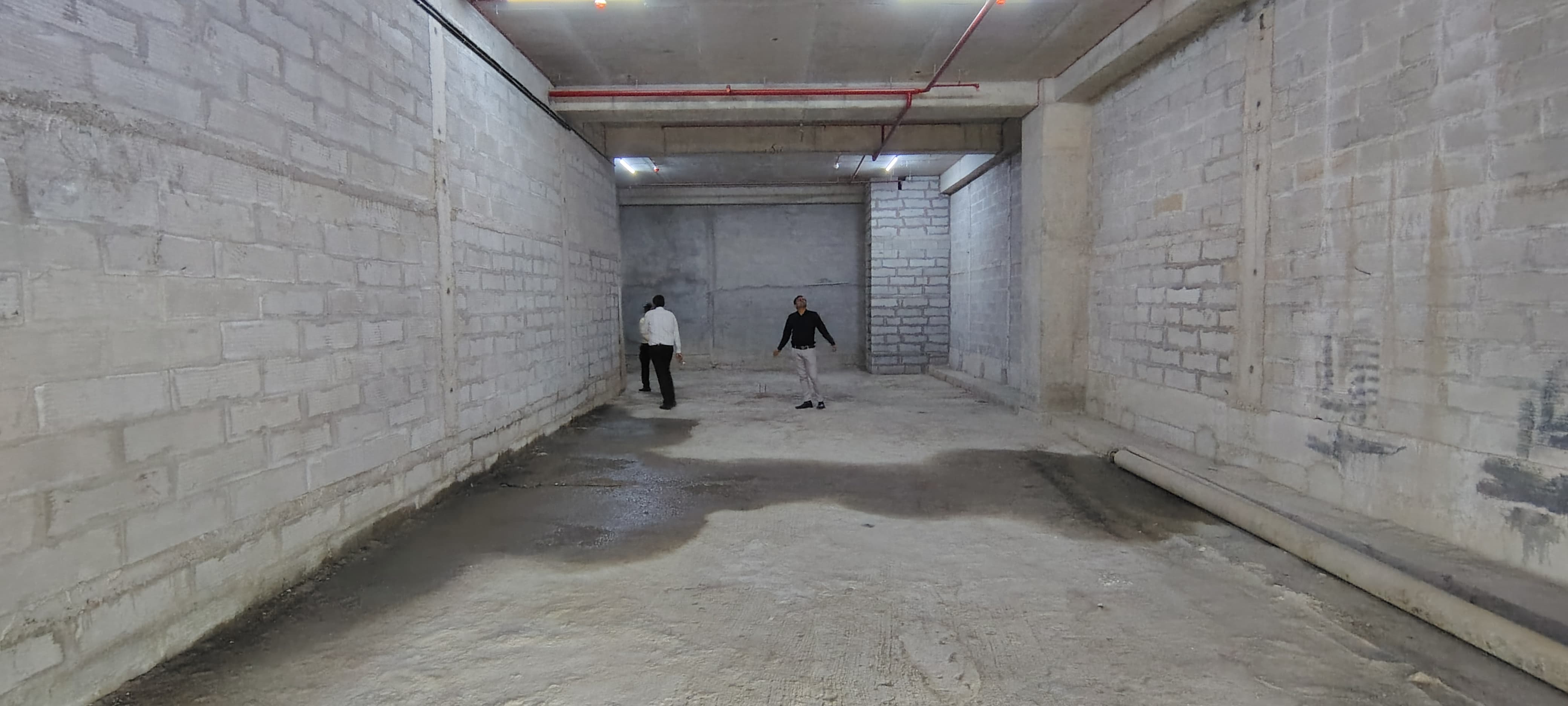 Showroom For Sale in Goregaon East