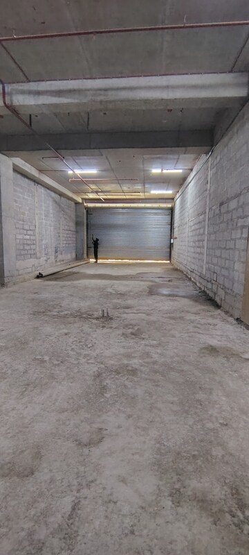 Parking in  Showroom at Goregaon East – for Rent
