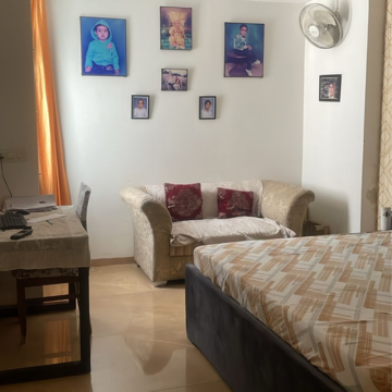 Living Room in 2.5 BHK Villa at Sector 21 – for Rent