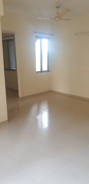 Room in 2.5 BHK Apartment at Kalpataru Srishti 338 CHS Ltd, Mira Road – for Sale