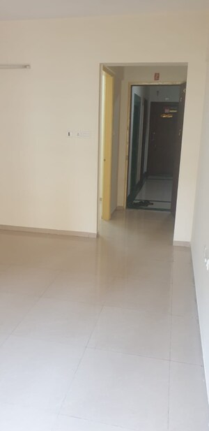 Room in 2.5 BHK Apartment at Kalpataru Srishti 338 CHS Ltd, Mira Road – for Sale