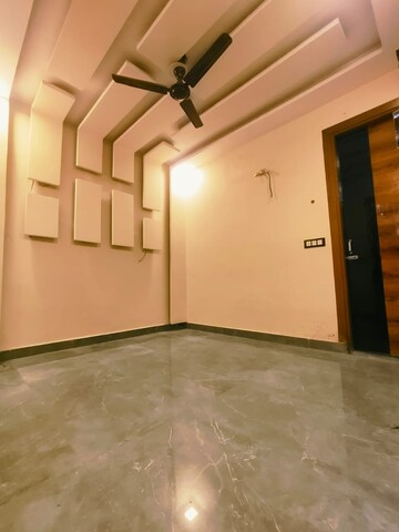 Bedroom in 2 BHK Builder Floor at Dwarka Mor – for Rent