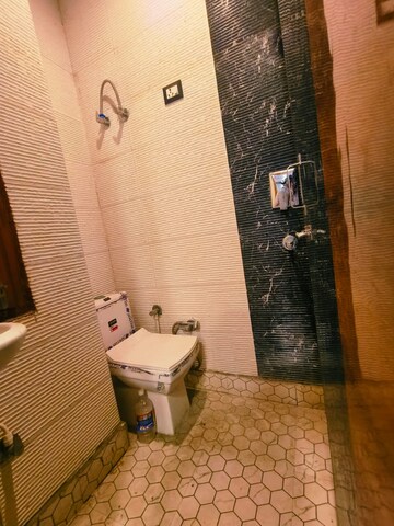 Attached Bathroom in 2 BHK Builder Floor at Dwarka Mor – for Rent