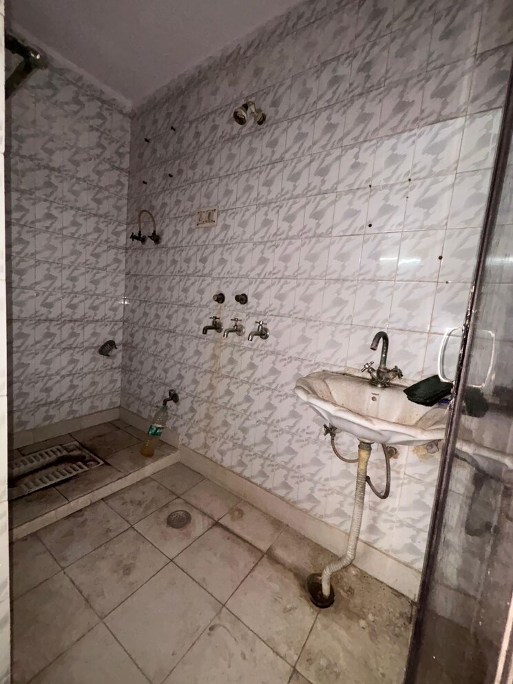 Bathroom, sector 1 vaishali 1 Bedroom 580 Sq.Ft. Builder Floor In Sector 1 Vaishali Ghaziabad 9048712