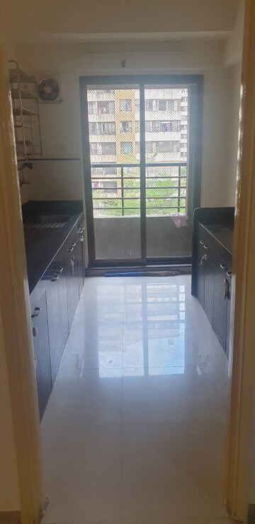 Bathroom in 2 BHK Apartment at Kalpataru Srishti, Mira Road – for Sale