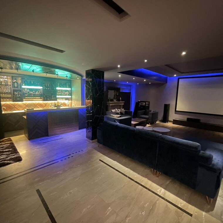  Parking, sushant lok i 6+ Bedroom 737 Sq.Yd. Villa In Sushant Lok I Gurgaon 9048739