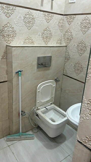 Bathroom in 2.5 BHK Builder Floor at Mansarover Garden – for Sale