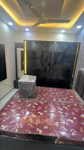 Bedroom in 2.5 BHK Builder Floor at Mansarover Garden – for Sale
