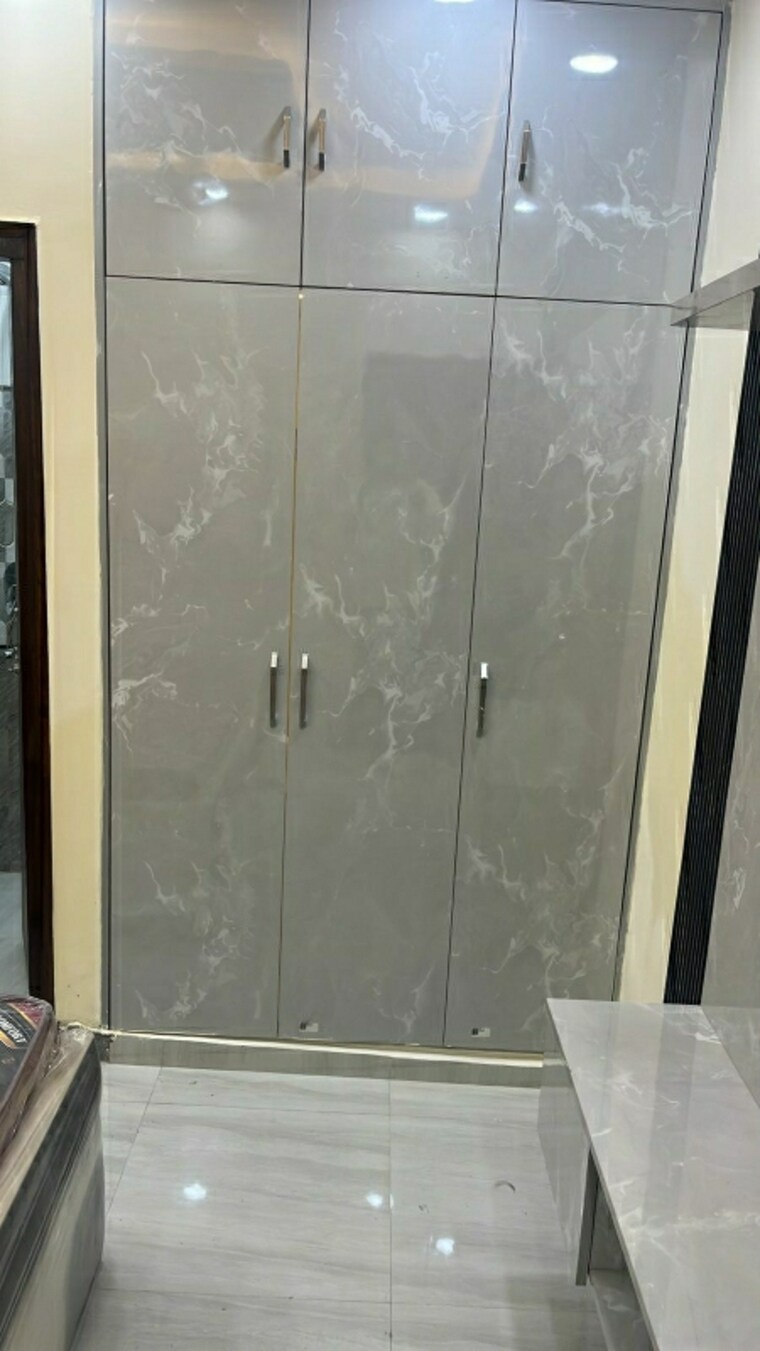 undefined, mansarover garden 2.5 Bedroom 900 Sq.Ft. Builder Floor In Mansarover Garden Delhi 9048801