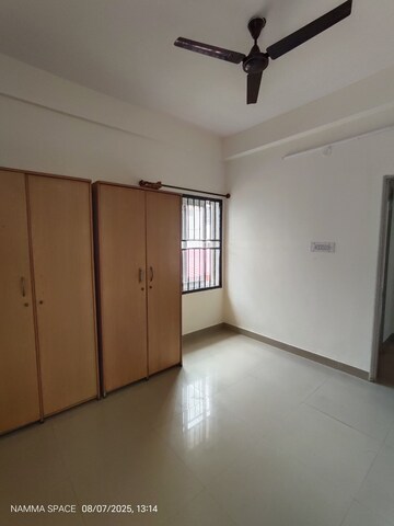 Room in 2 BHK Builder Floor at Koramangala – for Rent