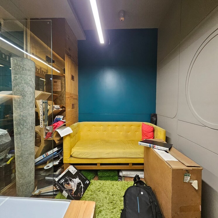 Team Area, mulund west Commercial Office Space 350 Sq.Ft. In Mulund West Mumbai 9048839