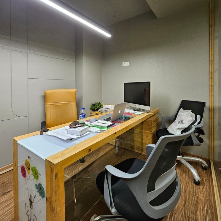 Team Area, mulund west Commercial Office Space 350 Sq.Ft. In Mulund West Mumbai 9048839