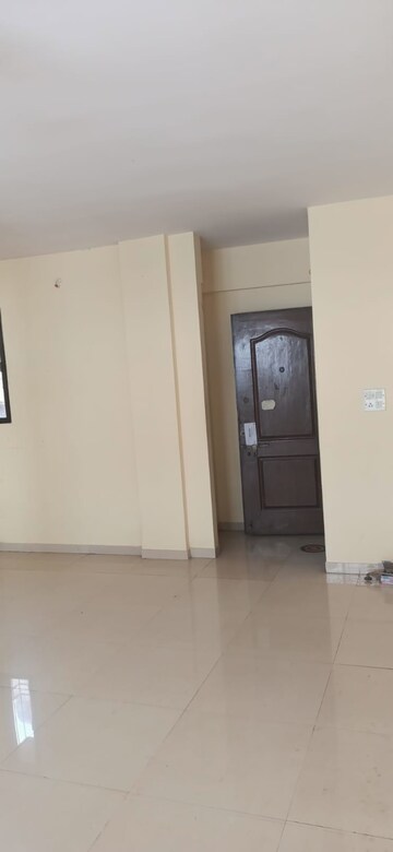 Room in 2 BHK Apartment at Lodha Paradise, Majiwada – for Rent