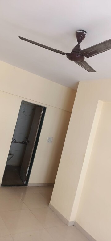 Furnished Amenities in 2 BHK Apartment at Lodha Paradise, Majiwada – for Rent