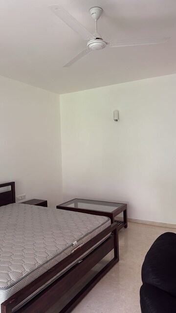 Room in 3 BHK Apartment at Sterling Navorjeet, Ashok Nagar – for Rent