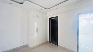 Room in 3 BHK Apartment at Sector 19 Dwarka – for Rent