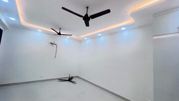 Room in 3 BHK Apartment at Sector 19 Dwarka – for Rent