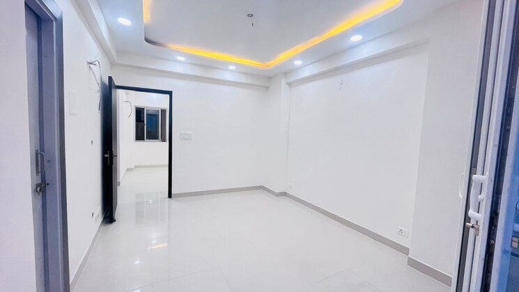 Room, sector 19 dwarka 3 Bedroom 2000 Sq.Ft. Apartment In Sector 19 Dwarka Delhi 9048876