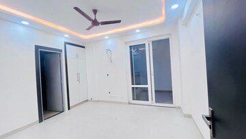 Room in 3 BHK Apartment at Sector 19 Dwarka – for Rent