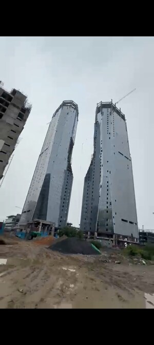  Shop – Exterior View View at Bhutani Cyberthum, Sector 140a - for Sale