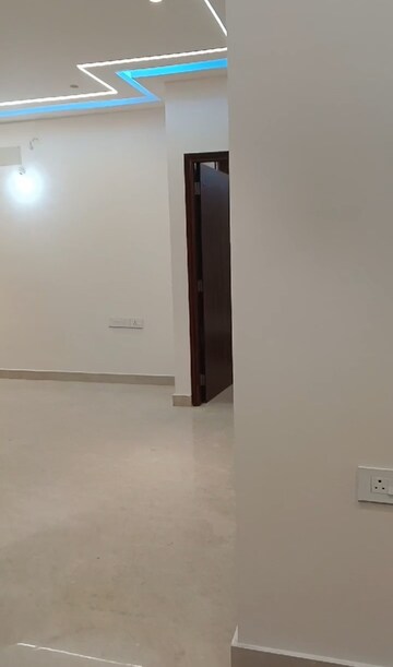 Room in 3 BHK Apartment at Aurobindo Kohinoor, Serilingampally – for Rent
