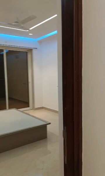 Room in 3 BHK Apartment at Aurobindo Kohinoor, Serilingampally – for Rent