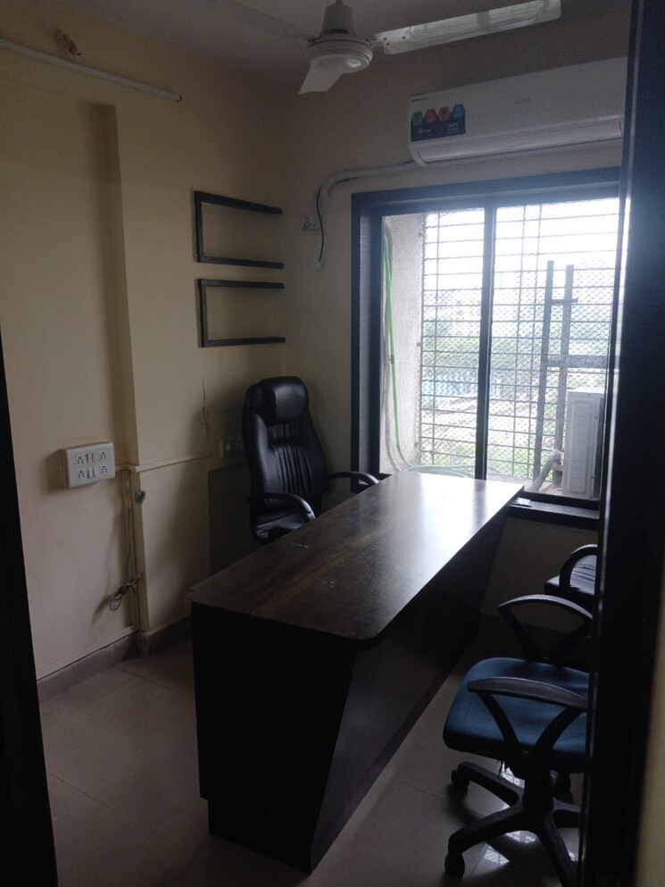 Team Area, runwal-greens Commercial Office Space 450 Sq.Ft. In Mulund West Mumbai 9048916