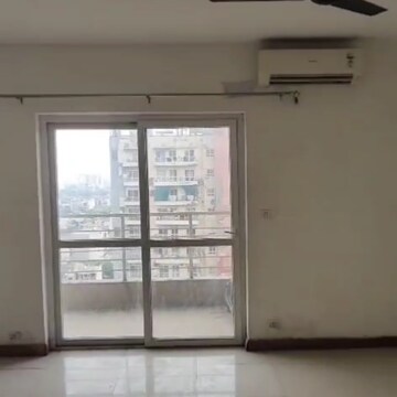Room in 3 BHK Apartment at BPTP The Resort, Mortzapur – for Rent