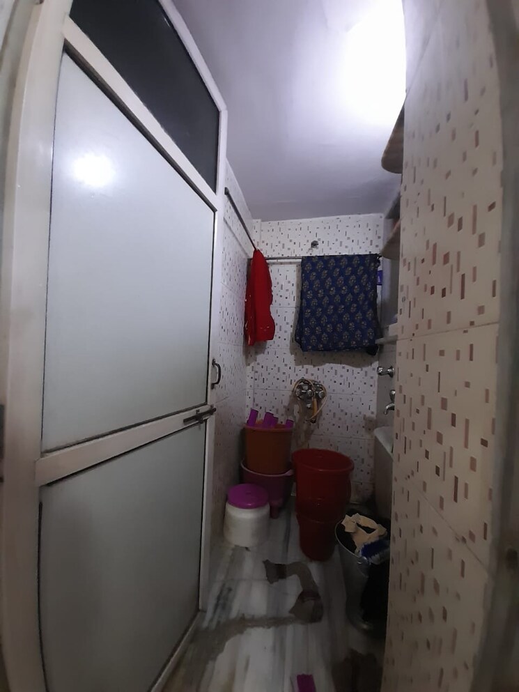 Bathroom, chaitali-chs-bandra 1 RK 350 Sq.Ft. Apartment In Bandra East Mumbai 9048982