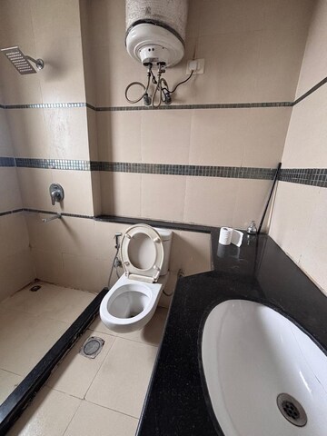 Furnished Amenities in 2 BHK Apartment at DLF The Princeton Estate, Dlf Phase V – for Rent
