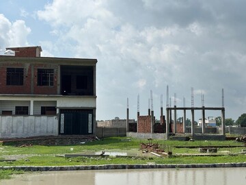  Plot – Exterior View View at Itaunja - for Sale