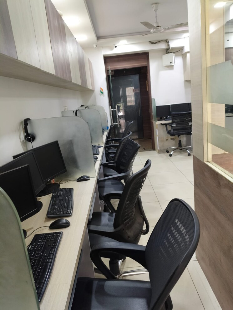 Team Area, true-westgate-business-bay Commercial Office Space 685 Sq.Ft. In Makarba Ahmedabad 9048946