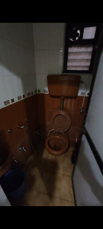 Furnished Amenities in 1 BHK Apartment at Viman Darshan CHS, Andheri East – for Rent