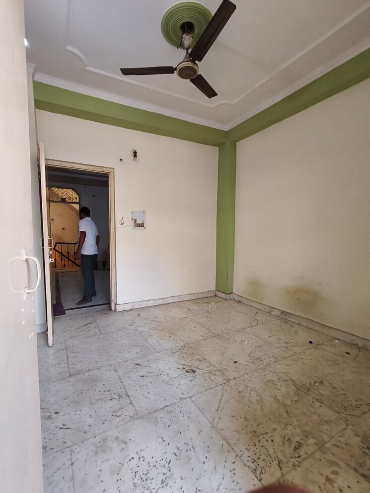 Room, vaishali sector 6 1 Bedroom 530 Sq.Ft. Builder Floor In Vaishali Sector 6 Ghaziabad 9049078