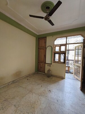 Room in 1 BHK Builder Floor at Vaishali Sector 6 – for Sale