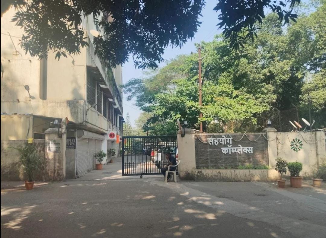 2 BHK + Extra Room Apartment For Rent in Sahayog Complex