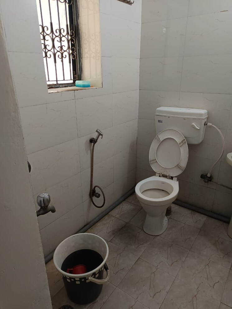 Bathroom, sector 19 Pg For Boys In Sector 19 9049064