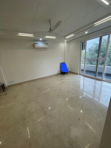 Room in 3 BHK Builder Floor at Kalkaji – for Rent