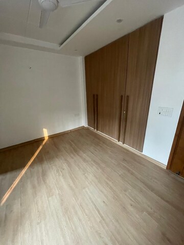 Room in 3 BHK Builder Floor at Kalkaji – for Rent