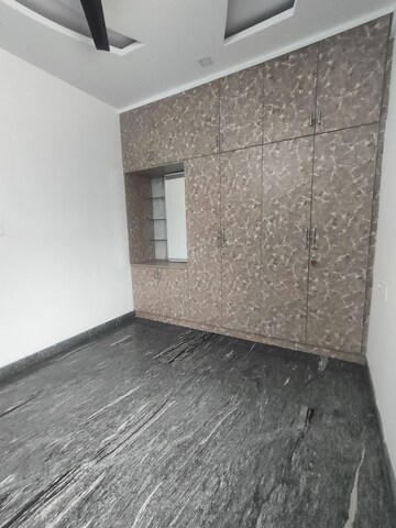 Room in 2 BHK Builder Floor at Hsr Layout – for Rent