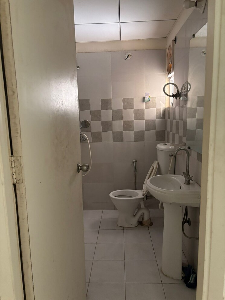 Bathroom, gaur-city-7th-avenue 2 Bedroom 1105 Sq.Ft. Apartment In Sector 4 Greater Noida Greater Noida 9049026