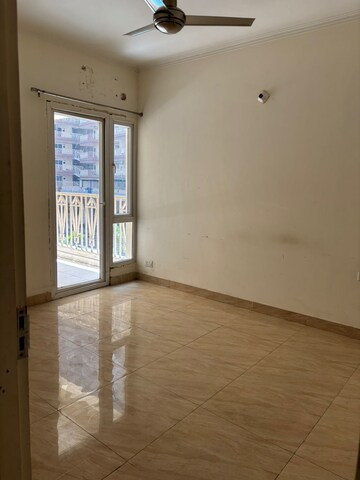 Room in 2 BHK Apartment at Gaur City 7th Avenue, Sector 4 Greater Noida – for Sale
